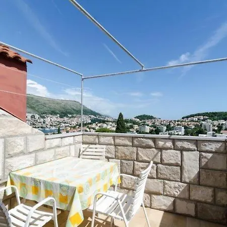 Misita - One Bedroom With Balcony And Sea View * دوبروفينك