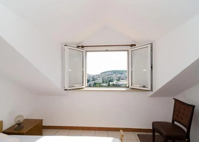 Misita - One Bedroom With Balcony And Sea View Apartament *