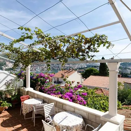 Misita - One Bedroom With Balcony And Sea View